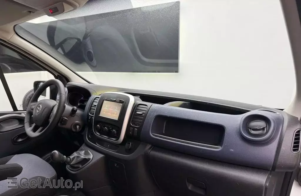 OPEL Vivaro 