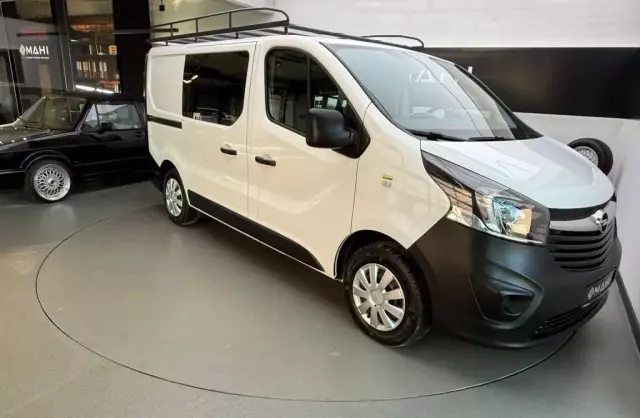 OPEL Vivaro 