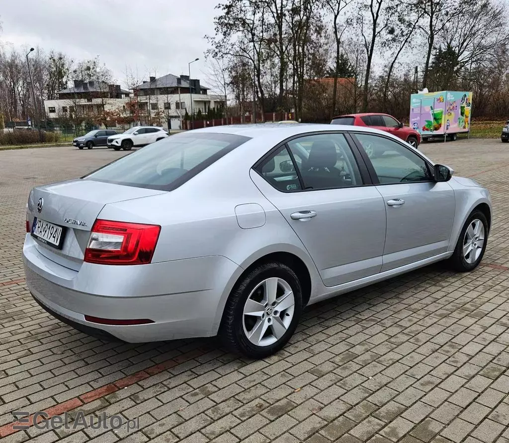 SKODA Octavia 