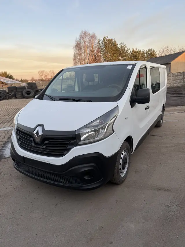 RENAULT Trafic 
