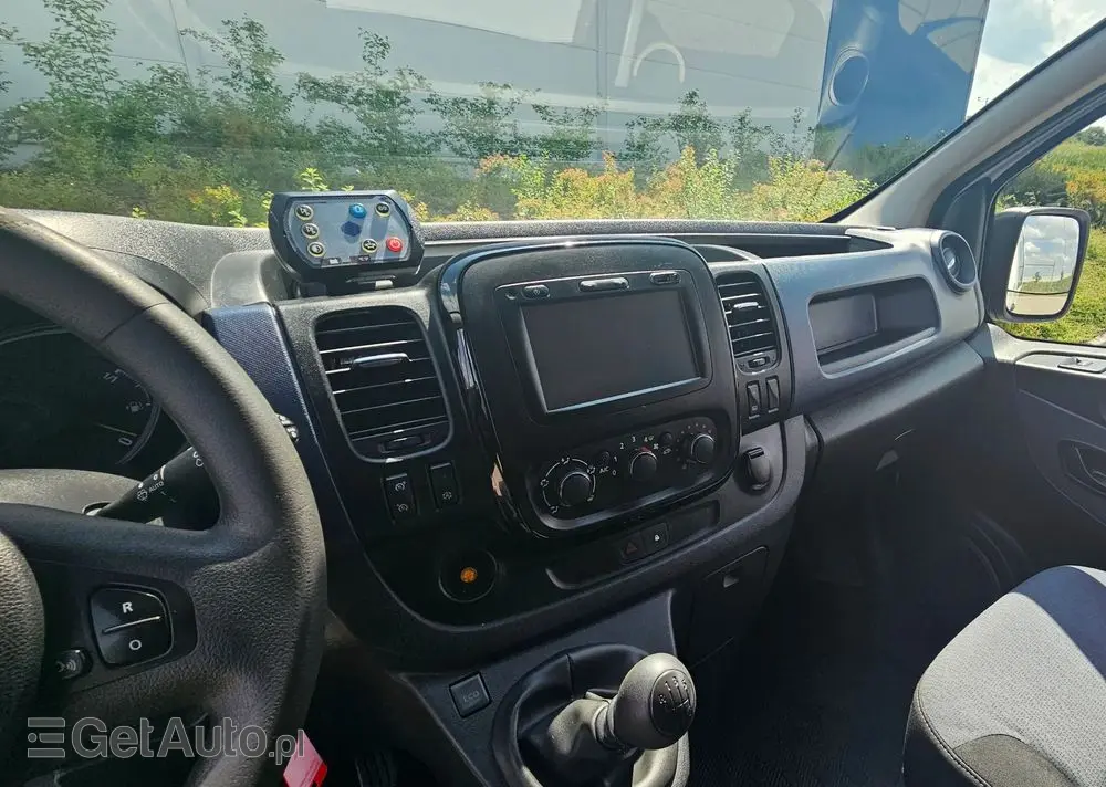 RENAULT TRAFIC KARETKA/AMBULANS 