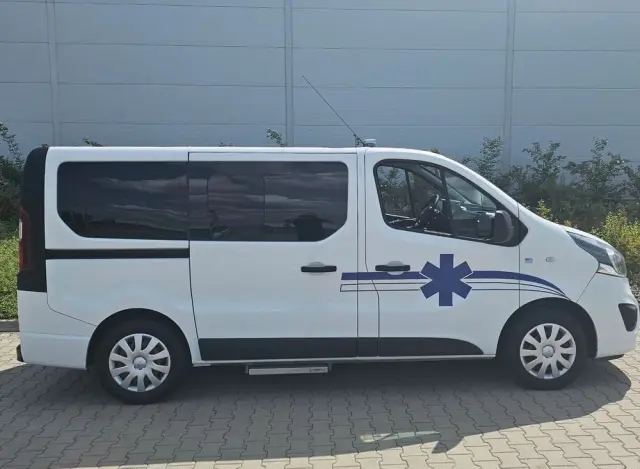 RENAULT TRAFIC KARETKA/AMBULANS 