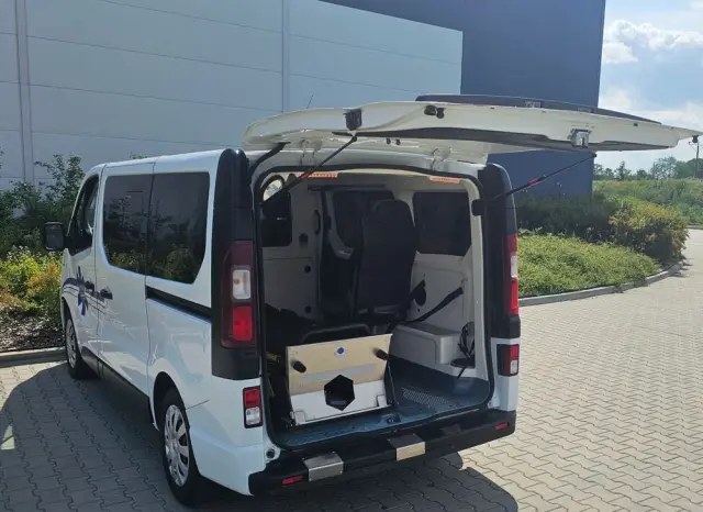 RENAULT TRAFIC KARETKA/AMBULANS 