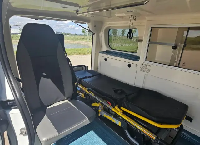 RENAULT TRAFIC KARETKA/AMBULANS 