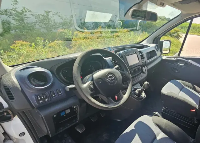 RENAULT TRAFIC KARETKA/AMBULANS 