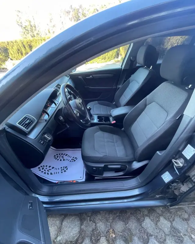 VOLKSWAGEN Passat 1.6 TDI Comfortline