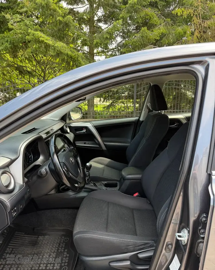 TOYOTA RAV4 2.0 D-4D Premium 4x2