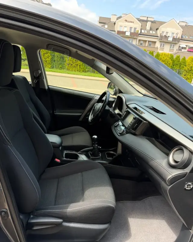 TOYOTA RAV4 2.0 D-4D Premium 4x2