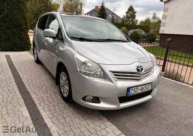 TOYOTA Verso 2.0 D-4D Luna 7os