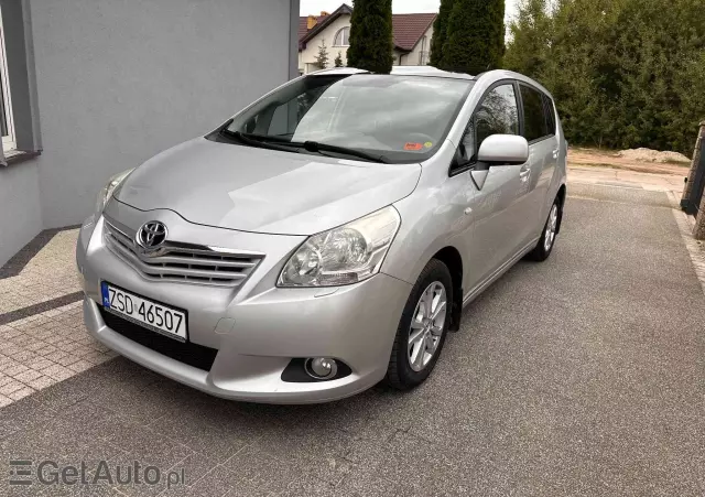 TOYOTA Verso 2.0 D-4D Luna 7os