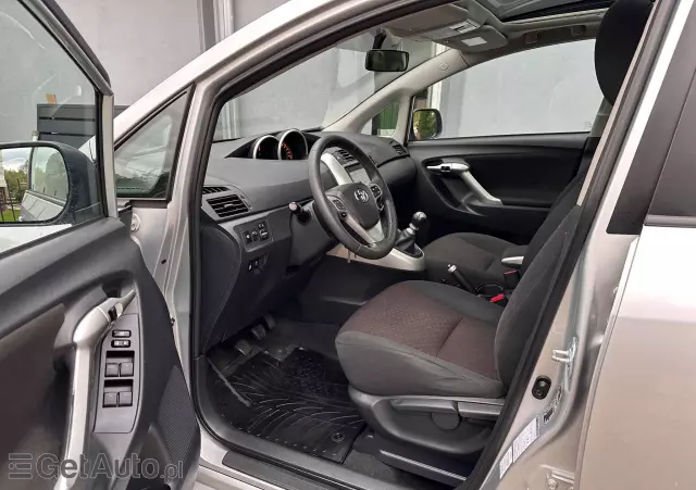 TOYOTA Verso 2.0 D-4D Luna 7os