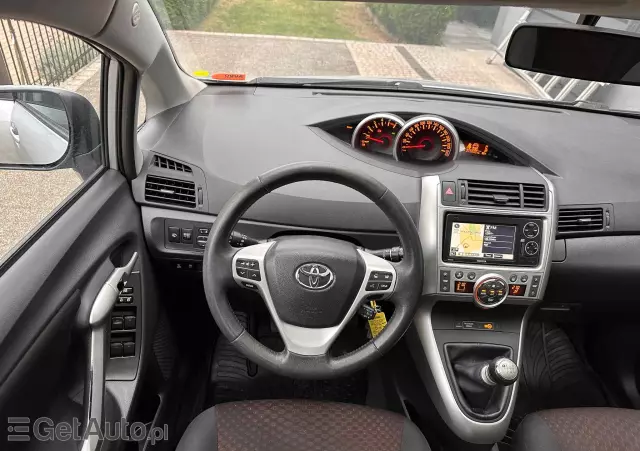 TOYOTA Verso 2.0 D-4D Luna 7os