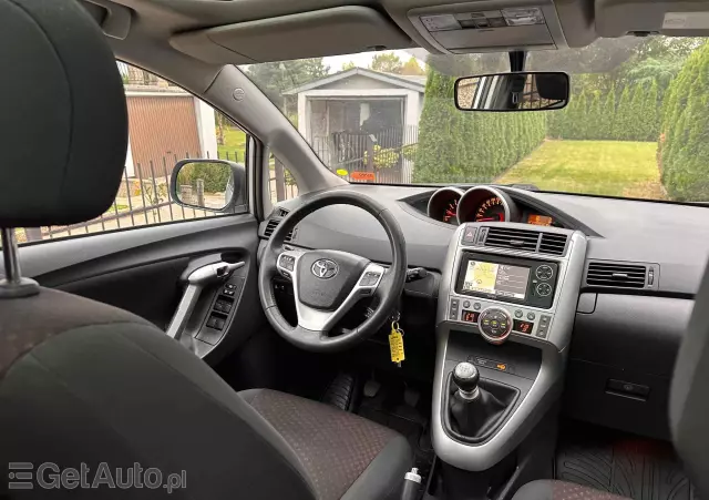 TOYOTA Verso 2.0 D-4D Luna 7os