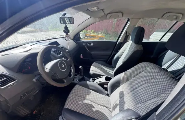 RENAULT Megane 