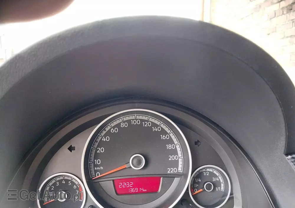 VOLKSWAGEN Up! ASG move