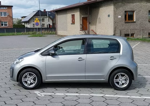 VOLKSWAGEN Up! ASG move
