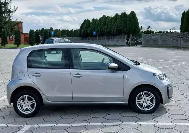 VOLKSWAGEN Up! ASG move