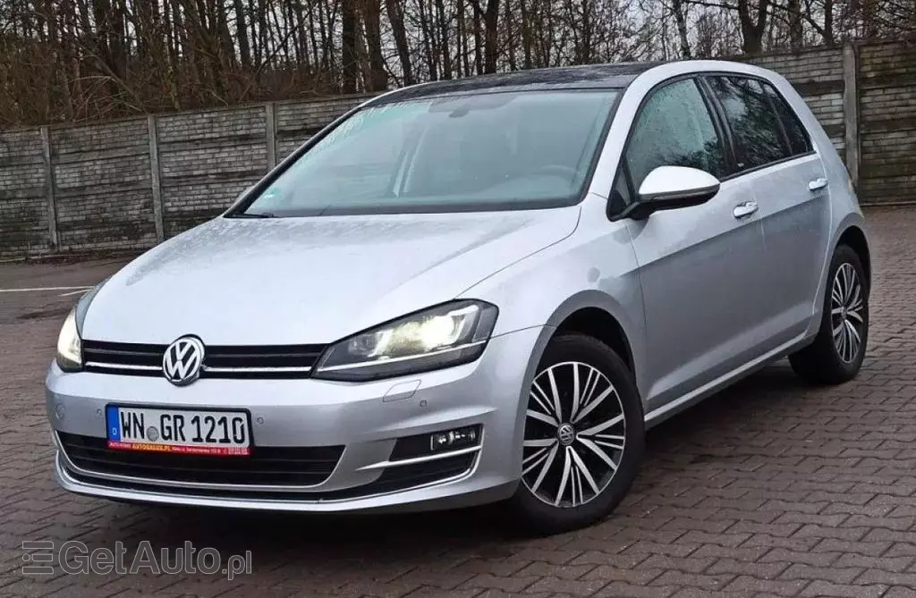 VOLKSWAGEN Golf 