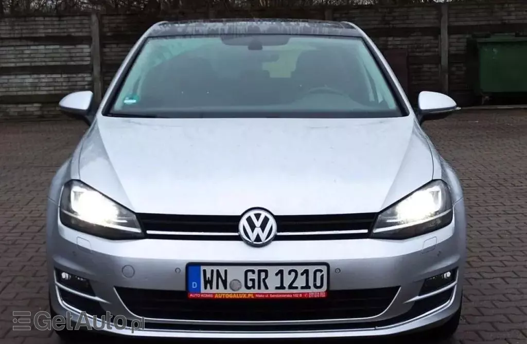 VOLKSWAGEN Golf 