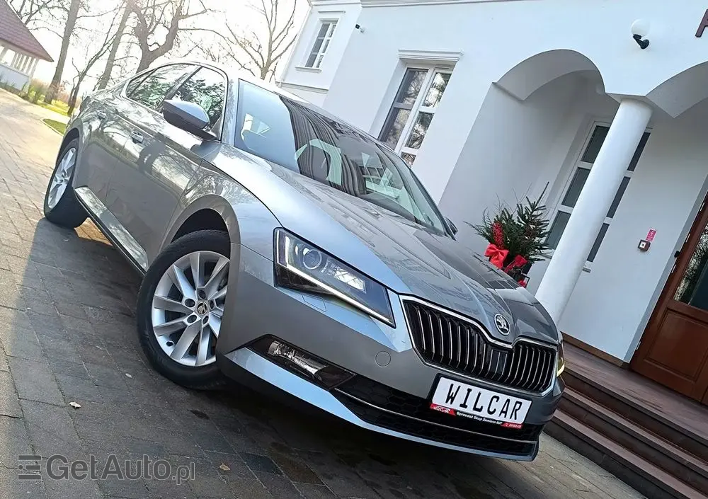 SKODA Superb 1.4 TSI ACT DSG Ambition