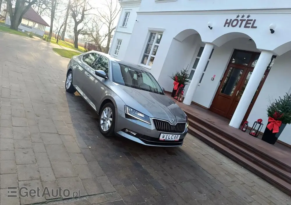 SKODA Superb 1.4 TSI ACT DSG Ambition