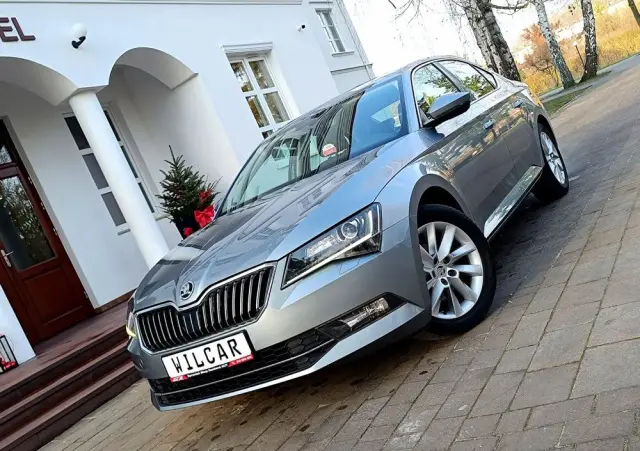 SKODA Superb 1.4 TSI ACT DSG Ambition