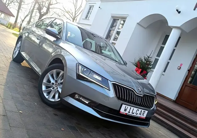 SKODA Superb 1.4 TSI ACT DSG Ambition