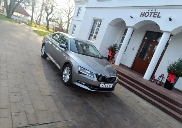 SKODA Superb 1.4 TSI ACT DSG Ambition