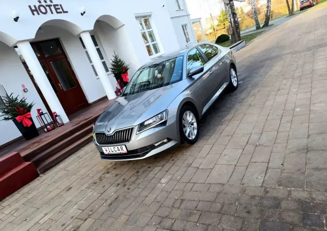 SKODA Superb 1.4 TSI ACT DSG Ambition