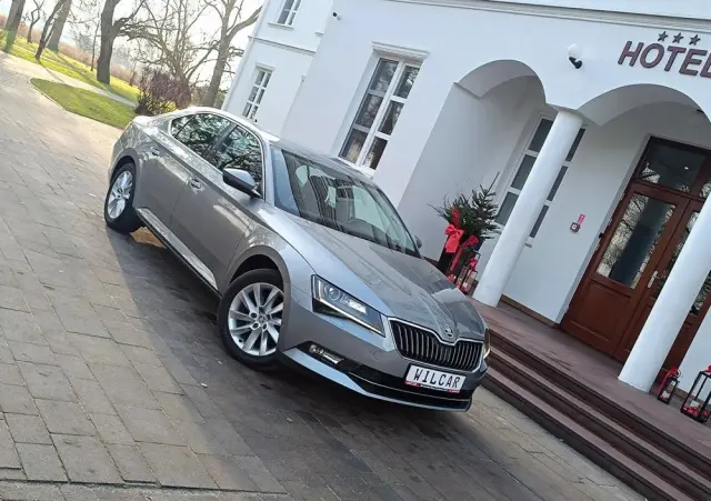 SKODA Superb 1.4 TSI ACT DSG Ambition