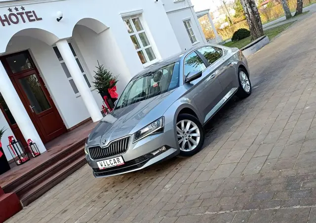 SKODA Superb 1.4 TSI ACT DSG Ambition