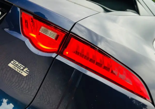 JAGUAR F-Pace 25t AWD Prestige