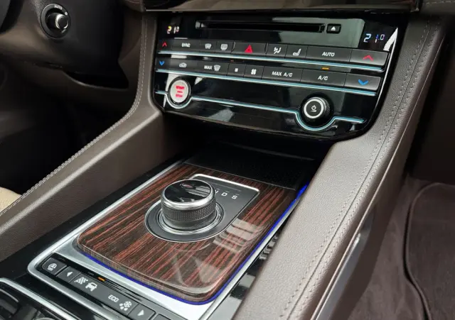 JAGUAR F-Pace 25t AWD Prestige