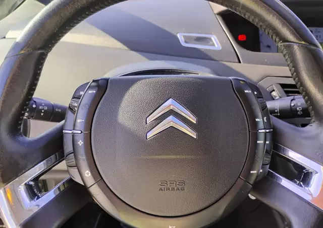CITROËN C4 Picasso 1.8 16V Confort