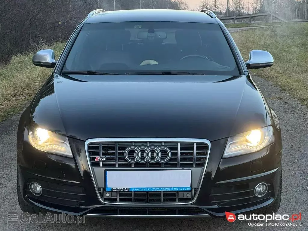 AUDI S4 