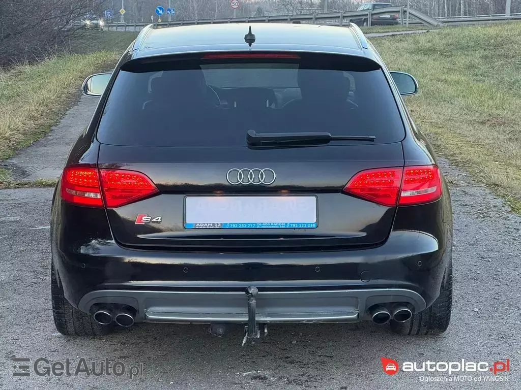 AUDI S4 