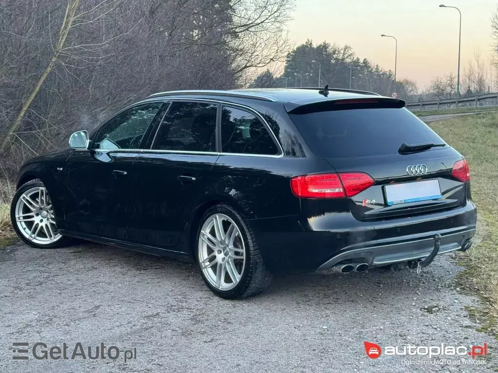 AUDI S4 