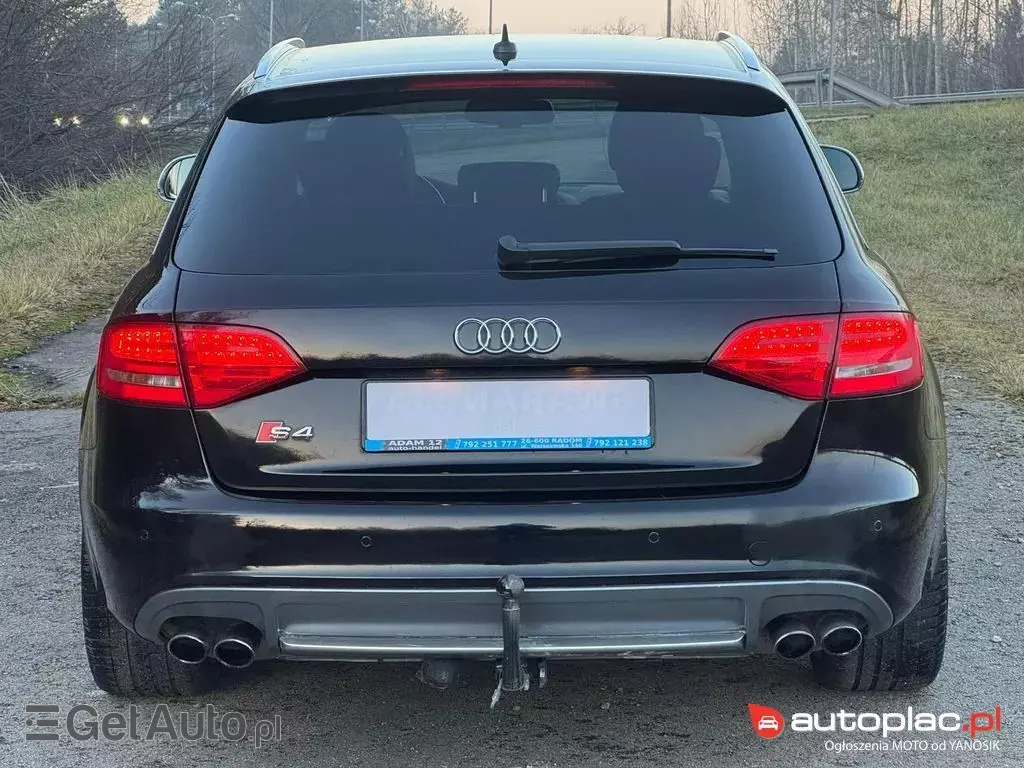 AUDI S4 