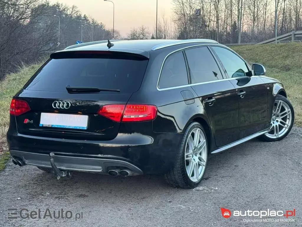 AUDI S4 