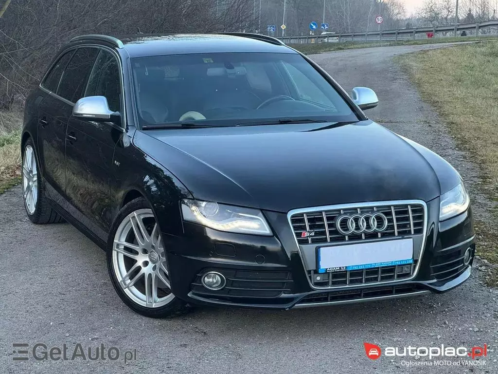 AUDI S4 
