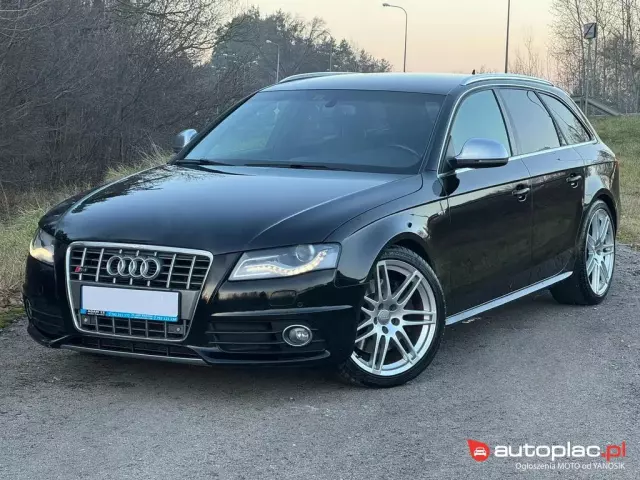 AUDI S4 