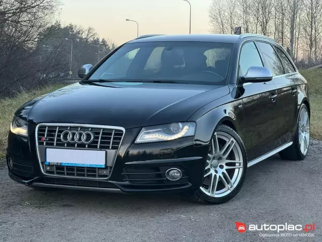 AUDI S4 