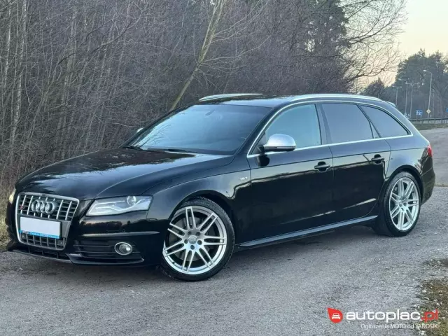 AUDI S4 
