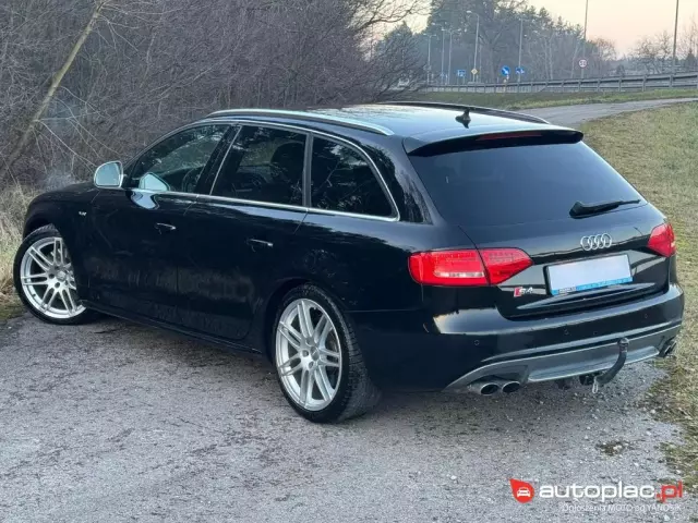 AUDI S4 