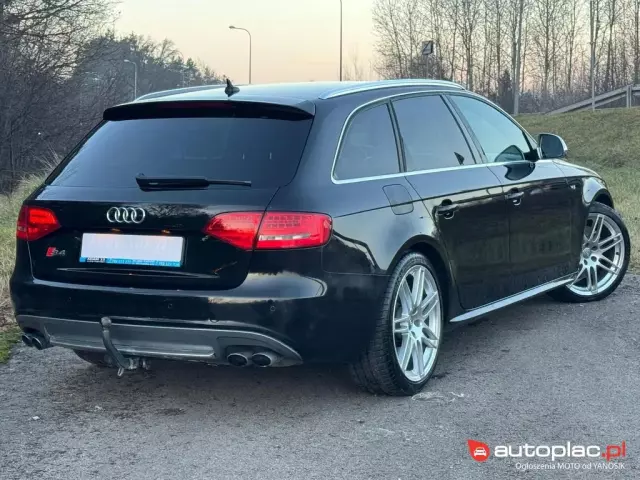 AUDI S4 