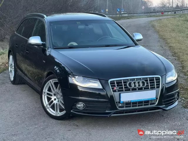 AUDI S4 