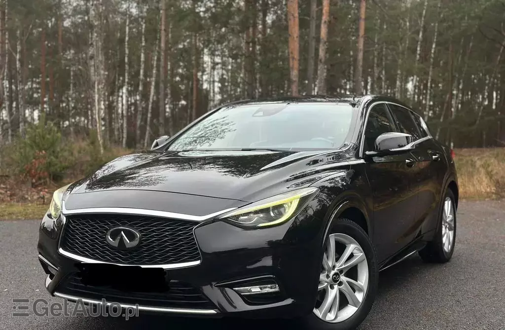 INFINITI Q30 