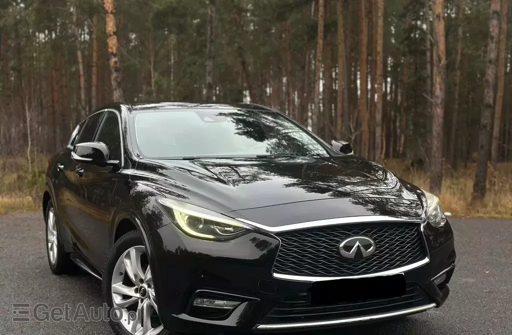 INFINITI Q30 