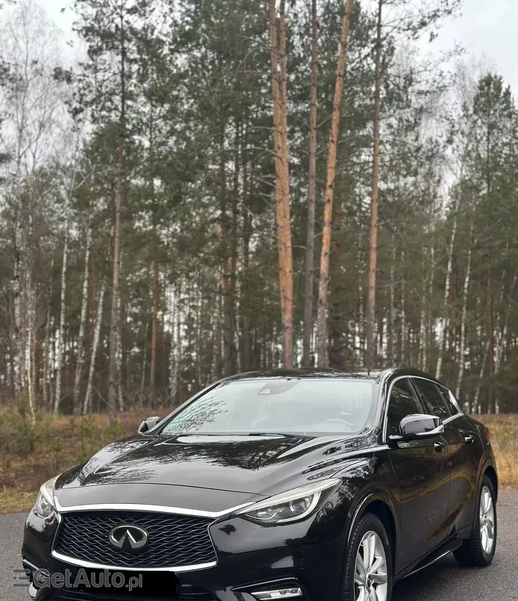 INFINITI Q30 