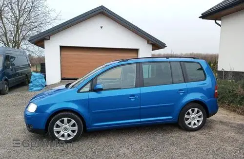 VOLKSWAGEN Touran 